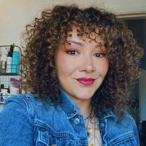 Meet your Posher, Briana